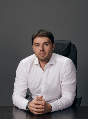 Эдуард Оганесян   — Исполнительный директор радиохолдинга Krutoy Media.