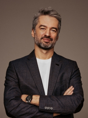 Денис  Сериков  