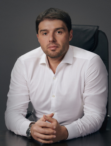 Эдуард Оганесян   — Член Правления Фонда РАР, Генеральный директор радиохолдинга Krutoy Media